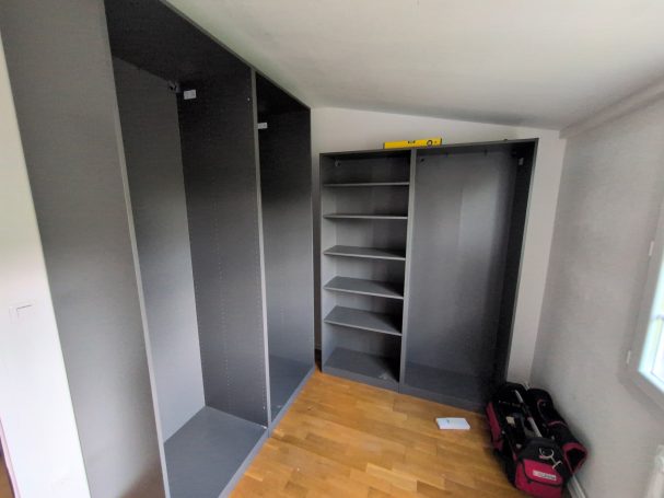 Montage de meuble Construction d'un dressing